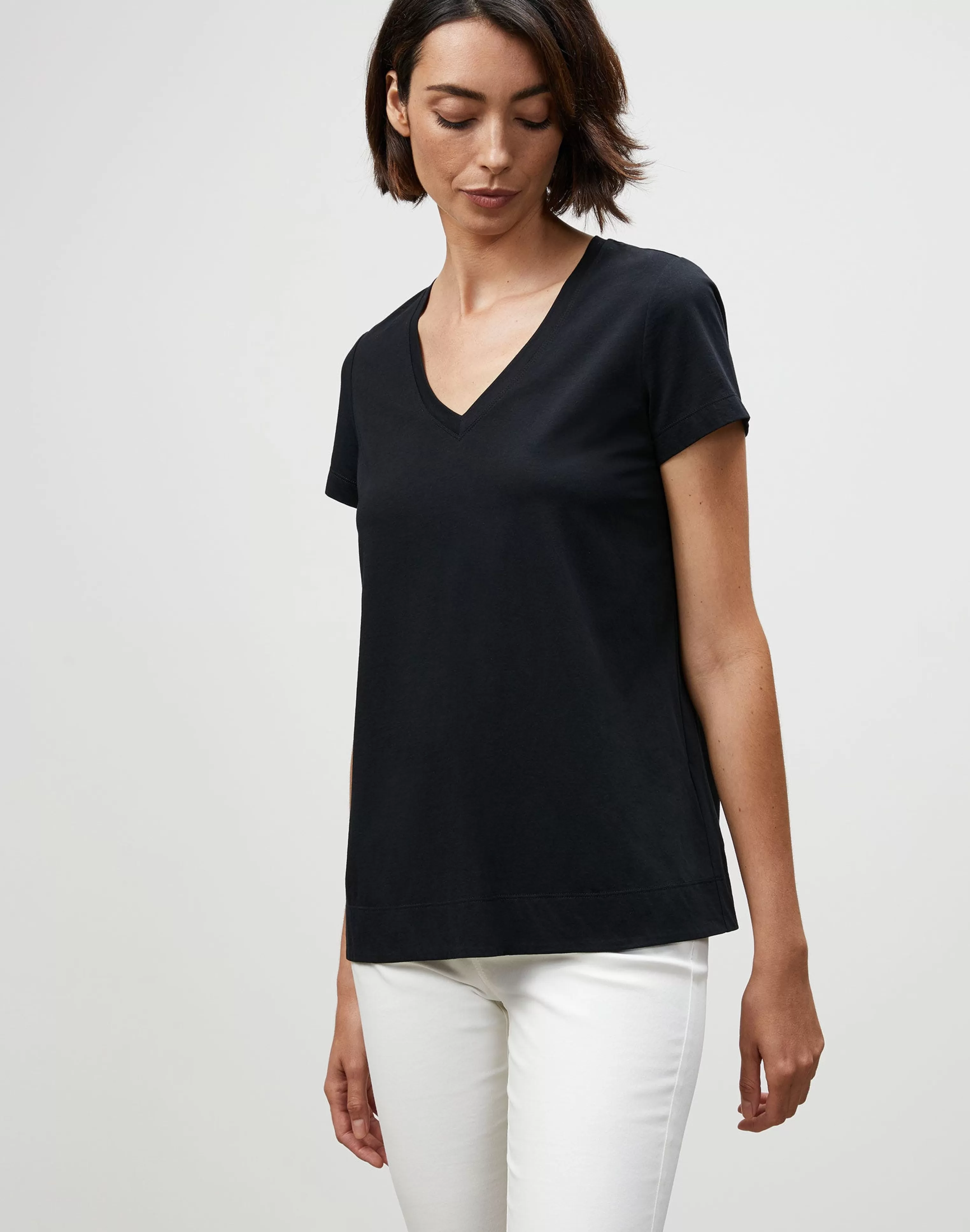 Cotton Jersey Modern V-Neck Tee<Lafayette 148 New York Hot